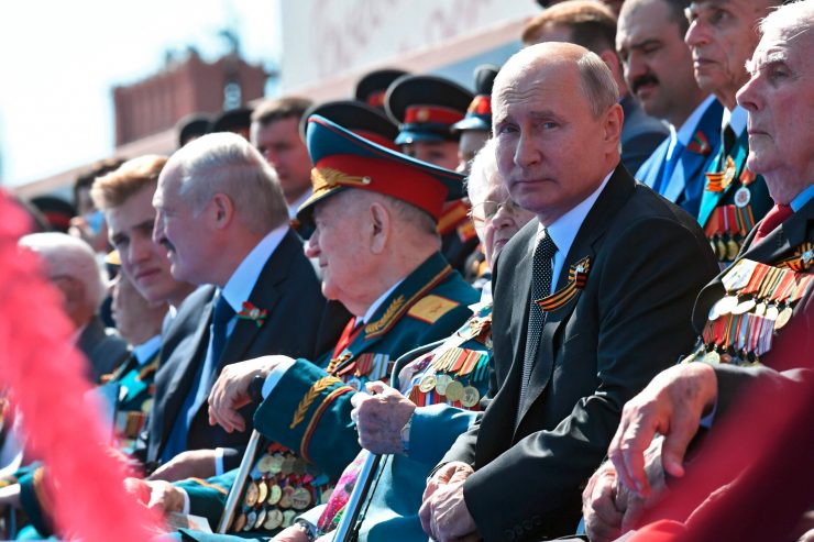 Russland / Putin durfte endlich die Parade zum Sieg im großen Vaterländischen Krieg abnehmen
