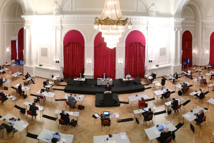 Reaktion auf Covid-19-Rede / Opposition bemängelt Kommunikation der Regierung 