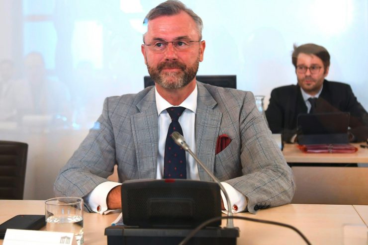 Österreich / FPÖ will sich mit gezielten Provokationen aus Ibiza-Tief hieven