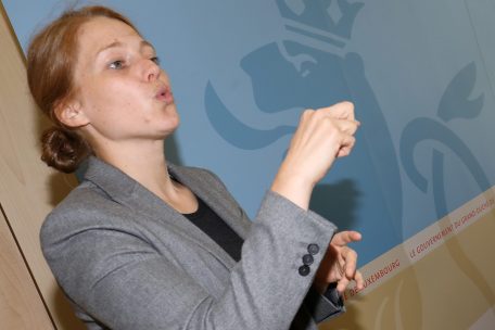 „Es ist wie ein Film, der Parallel mitläuft, an den man denken muss“, sagt Lynn Menster über ihre Arbeit