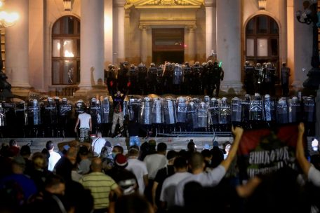 „Dzo Bagerista“ / Namensgeber der serbischen Baggerrevolution stirbt verarmt, verbittert – und ungebrochen