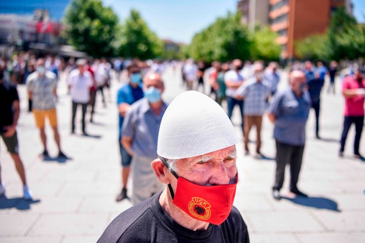 EU / Gespräche zwischen Serbien und Kosovo „wieder auf Kurs“