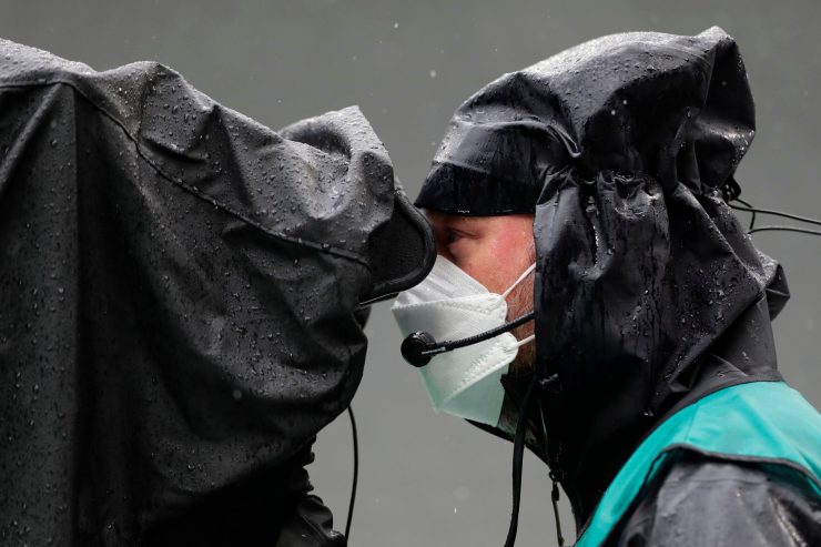 Fußball / Der Clinch um die TV-Rechte