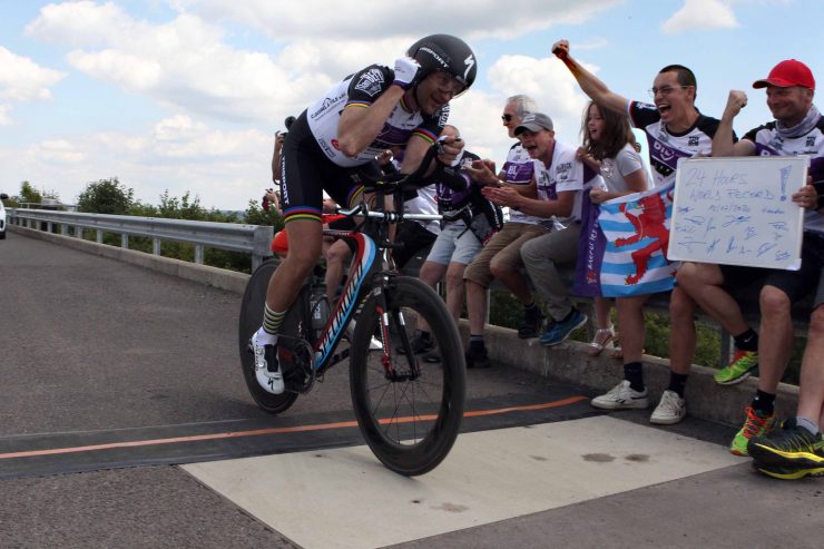 Ultracycling / Ralph Diseviscourt knackt gleich zehn Weltrekorde