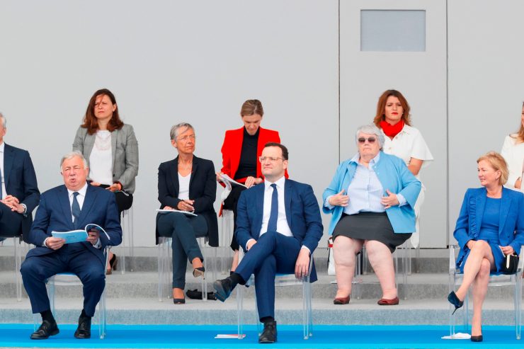 Ehrengast / Luxemburger Gesundheitsministerin Paulette Lenert bei Feiertagszeremonie in Paris