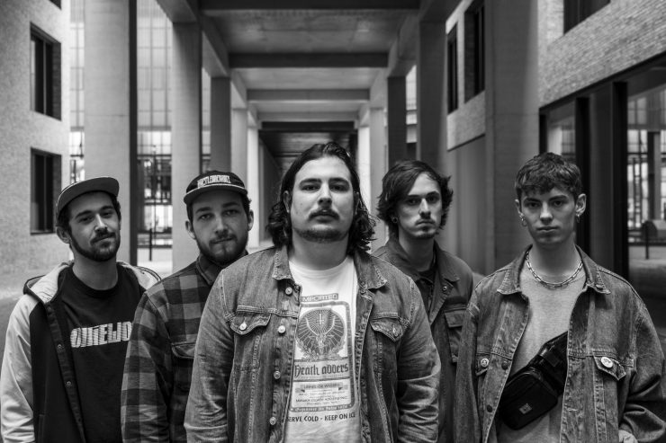 Musik gegen Diskriminierung / „Et ass e granzege Song vu fënnef granzege Leit, déi es sat sinn“