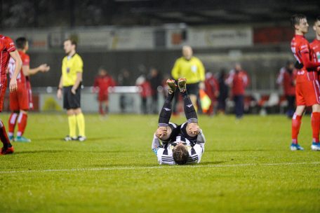 Editorial / Der Investor: Fußball-Rekordmeister Jeunesse vor, zurück oder im Kreis?