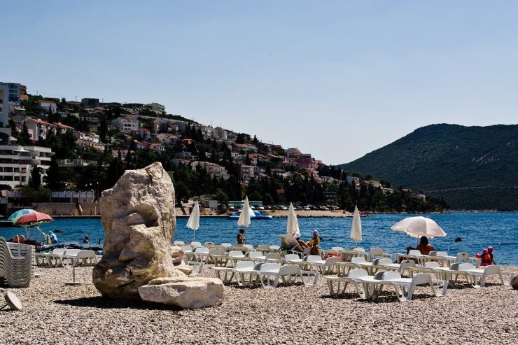 Bosnien / Corona lässt an der Riviera die Kassen klingeln