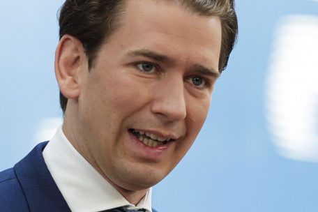 Österreich / Kurz lässt sich nach dem Gipfel als David gegen Goliath feiern