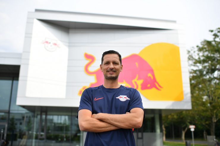 Von Düdelingen zum RB Leipzig / Dino Toppmöller über Kokos-Blaubeere und Gegenpressing