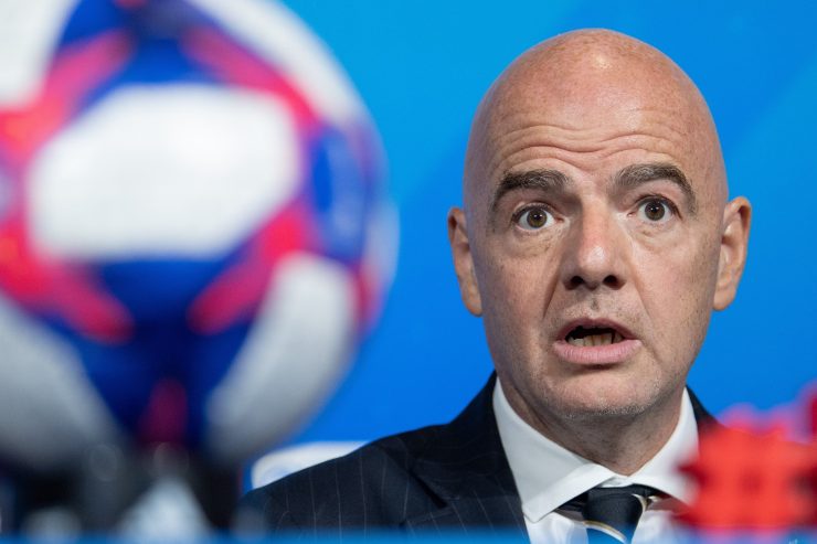 Fußball / „Kumpanei“ mit der Justiz: Stolpert Infantino über seine „Vergesslichkeit“? 
