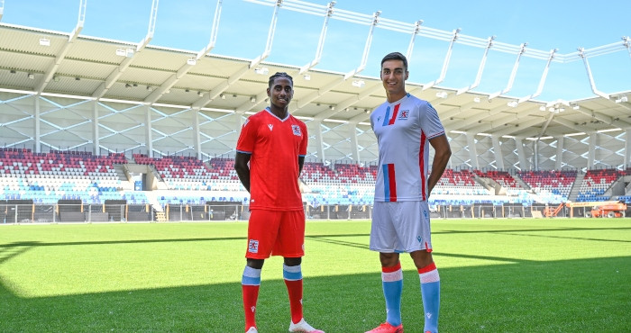 Fußball / Nationalmannschaft präsentiert neue Trikots