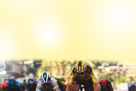 Radsport / „Der Beste hat gewonnen“: Van Aert bezwang Alaphilippe bei Mailand-Sanremo