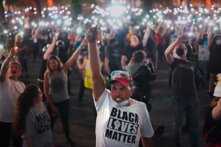 USA / Polizisten schießen Schwarzem bei Einsatz mehrfach in den Rücken