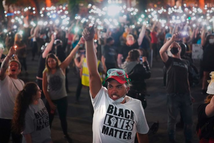 USA / Polizisten schießen Schwarzem bei Einsatz mehrfach in den Rücken