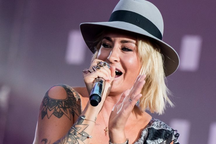 Deutschland / Das umstrittene Großkonzert in Düsseldorf wird doch verschoben