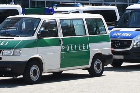 Wittlich / Schweinskopf und „NSU“-Schriftzug auf Firmengelände entdeckt