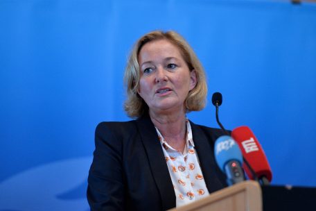 Krankenhäuser nicht überlastet / Corona-Neuinfektionen im August nicht so hoch wie im Juli prognostiziert