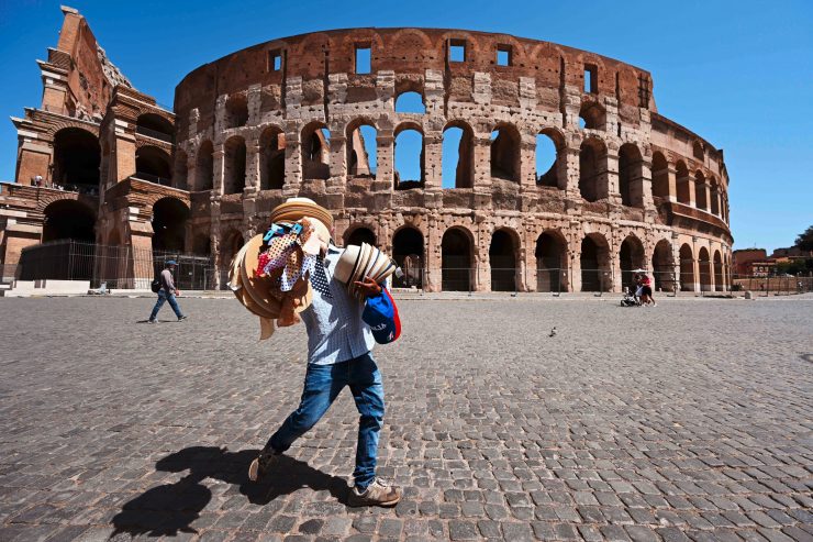 Italien / Faschisten und Corona-Leugner marschieren auf Rom
