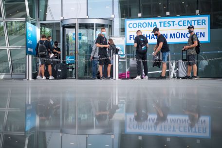 Deutschland / Rund 10.000 Menschen von neuer Corona-Test-Panne in Bayern betroffen