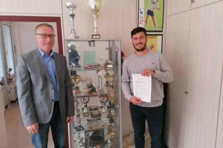 Alen Roj (rechts) mit dem Feluba-Pr&auml;sidenten Robert Smit