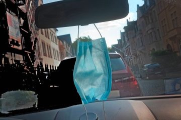 Sicherheit / Luxemburger Polizei bittet: Keine Masken an den Rückspiegel hängen!