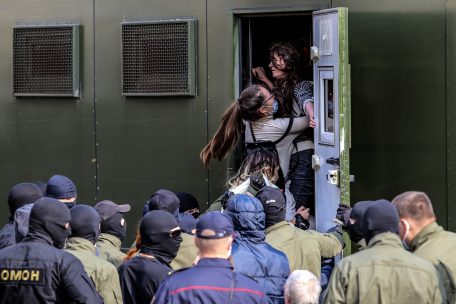 Tageblatt-Reportage aus Minsk / „Natürlich gehe ich zur Demo!“: Zehntausende trotzen Lukaschenkos Repressionsapparat