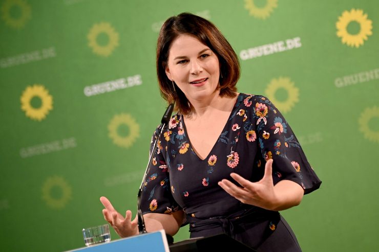 Deutschland / Bundesparteien kommen zu überraschenden Ergebnissen bei ihren Wahlanalysen