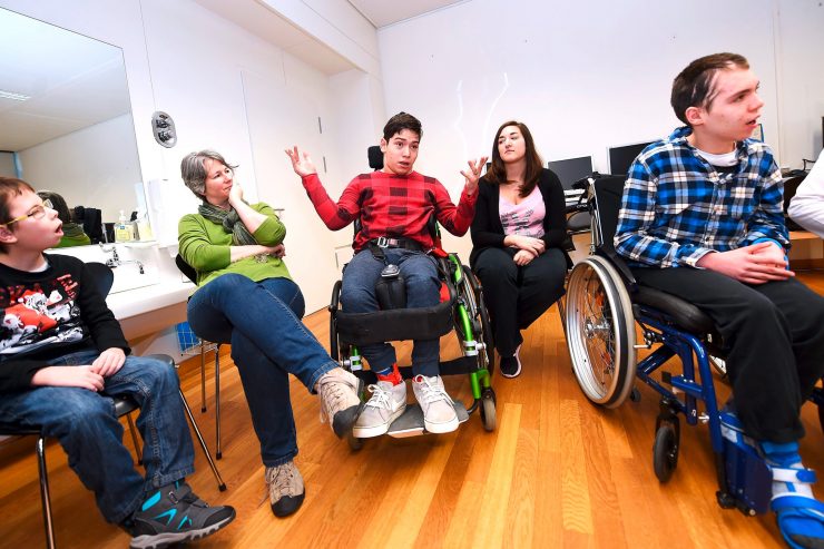 Bildungswesen / Gewerkschaften: Kompetenzzentren steuern auf Zwei-Klassen-Gesellschaft zu