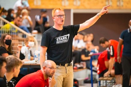 Handball-Meisterschaft / Im Auftaktspiel muss der HC Standard auf Trainer Lionel Pérignon verzichten