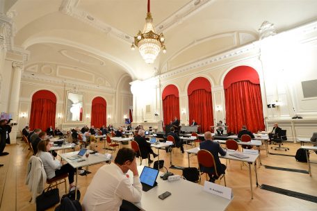 Parlament / Covid-19-Gesetz wird am Dienstag bis Ende Dezember verlängert