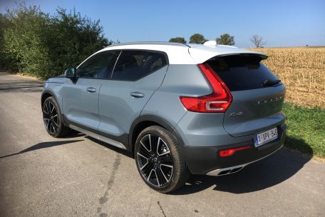 Das SUV kann mit seinen insgesamt 262 PS überall mithalten, ohne die Fassung zu verlieren – halt ein Volvo