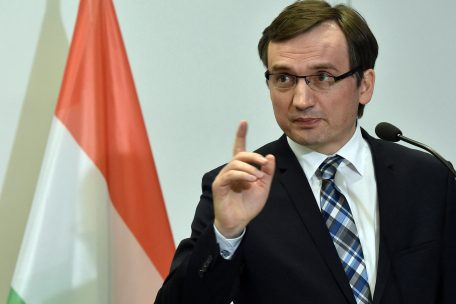 Polen / Kaczynskis Regierungslager steht vor einer schweren Belastungsprobe