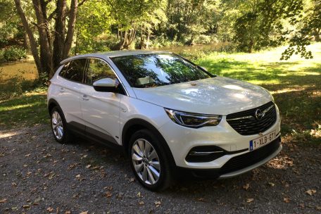 Opel Grandland X Hybrid 4 / Spar-SUV im Durchmarsch