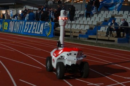 Nouveaux essais de vidéosurveillance / Le stade, laboratoire de la répression