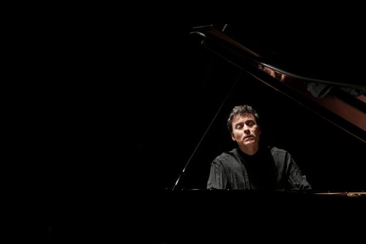 Alain spannt den Bogen / Außergewöhnliche Künstler in Serie