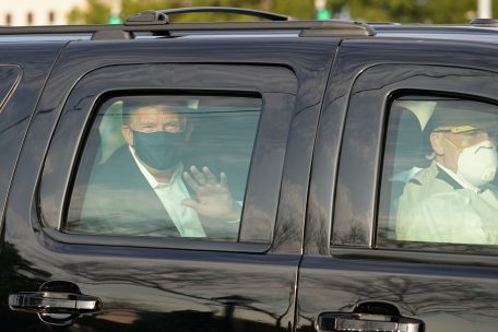 USA / Rätselraten über Trumps Gesundheitszustand hält an – Sprecherin positiv getestet