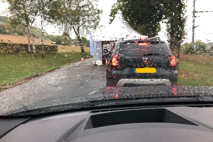 Pandemie in Luxemburg / Testzentren sind eher schwach besucht – und wirken nicht wirklich wetterfest