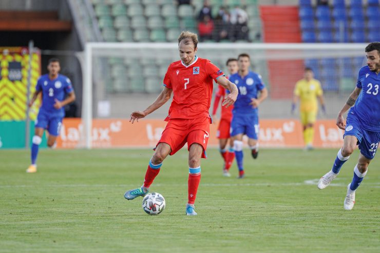 Fußball / Lars Gerson, der einzige formstarke Innenverteidiger, im Interview