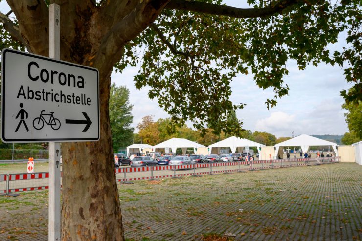 Corona in Deutschland / Komplizierte Ausgangslage vor Treffen im Kanzleramt