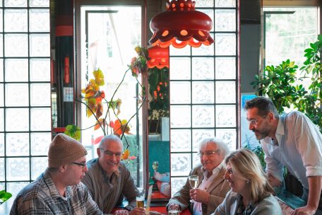 Bespriechung / „Si mer nach ze retten“: Ee kabarettisteschen Owend am Escher Theater