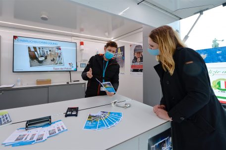 Mit dem neuen Lieferwagen k&ouml;nnen die Beamten gezielter im Alltag auf die Bev&ouml;lkerung zugehen. Dabei soll aber nicht nur Einbruchsvorbeugung im Mittelpunkt stehen. Andere Verwendungen sind auch m&ouml;glich.