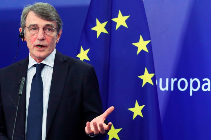 Debatte in Brüssel / Die EU-Parlamentarier feiern ihren Erfolg in den Haushaltsverhandlungen