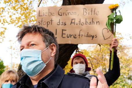 Deutschland / Kanzler oder Finanzminister – um den Grünen-Chef Robert Habeck ranken sich neue Spekulationen