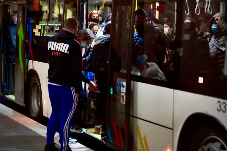 Gedränge wegen Taktwechsel / Ab Montag sollen wieder mehr TICE-Busse fahren