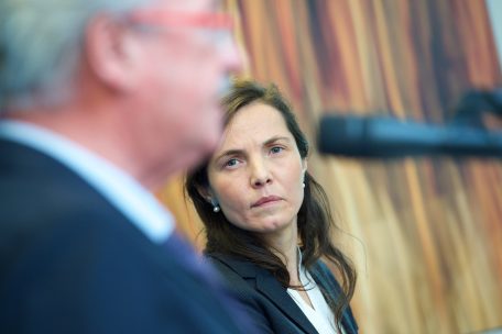 Sorgfaltspflicht / Wenn Business auf Kosten der Menschenrechte geht