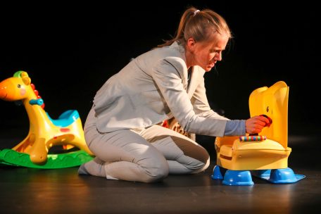 Théâtre / „Des chimpanzés un peu bizarres“: „Girls and Boys“ de Dennis Kelly