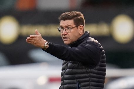 Fußball / Fola-Trainer Sébastien Grandjean: „Wir werden die Krankenhäuser nicht füllen“