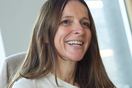 Flore Schank macht ihre Arbeit als Koordinatorin aus &Uuml;berzeugung