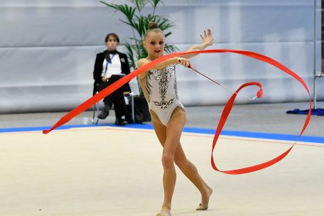 Rhythmische Sportgymnastik / Sophie Turpel mit starkem EM-Auftakt